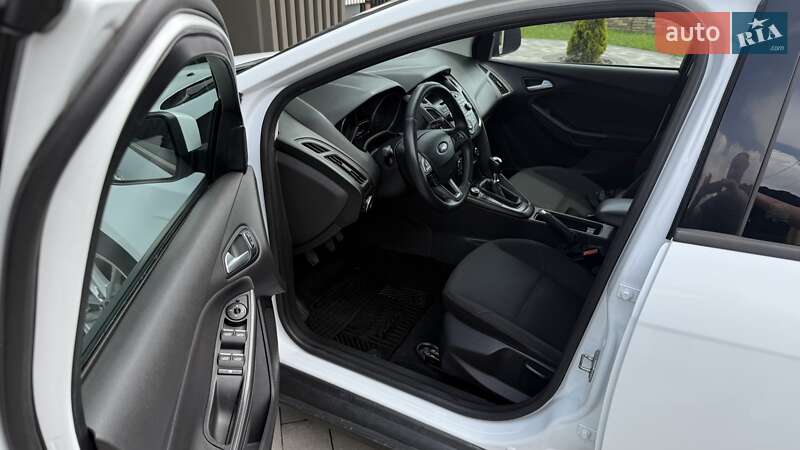 Хэтчбек Ford Focus 2016 в Черновцах