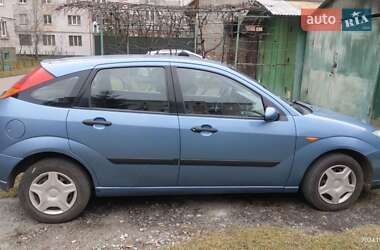 Хэтчбек Ford Focus 2002 в 