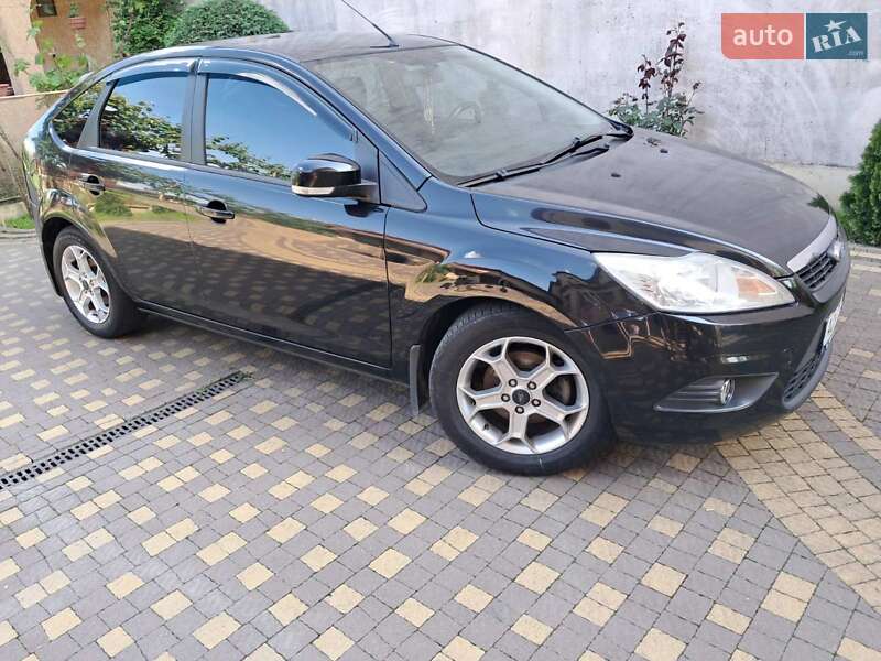 Хэтчбек Ford Focus 2011 в Мукачево