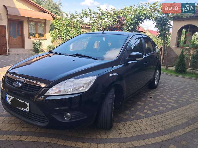 Хэтчбек Ford Focus 2011 в Мукачево