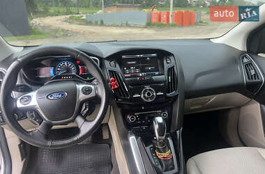 Хэтчбек Ford Focus 2011 в 