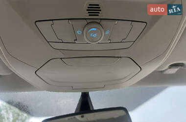 Хэтчбек Ford Focus 2011 в 