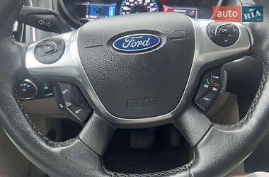 Хэтчбек Ford Focus 2011 в 