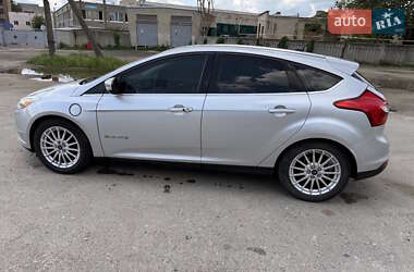 Хэтчбек Ford Focus 2013 в 