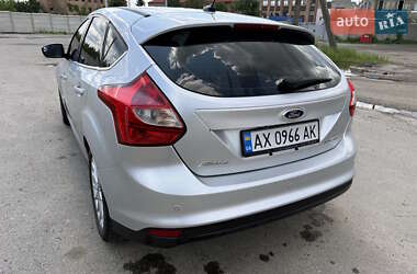 Хэтчбек Ford Focus 2013 в 