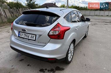 Хэтчбек Ford Focus 2013 в 