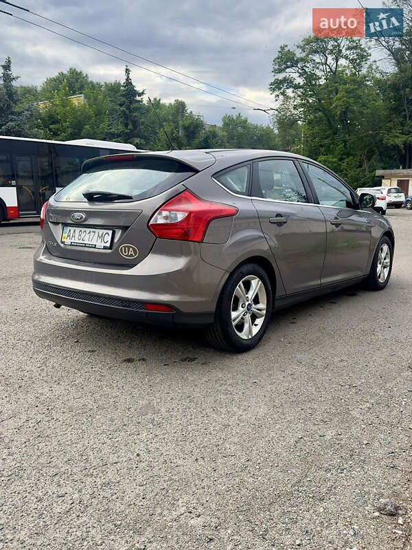 Хэтчбек Ford Focus 2012 в Киеве