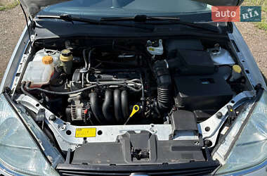 Седан Ford Focus 2001 в 