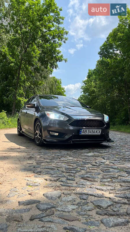 Хэтчбек Ford Focus 2015 в 