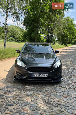 Хэтчбек Ford Focus 2015 в 