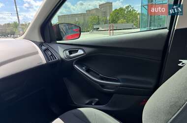 Хэтчбек Ford Focus 2017 в 