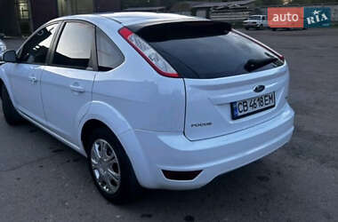 Хетчбек Ford Focus 2010 в 