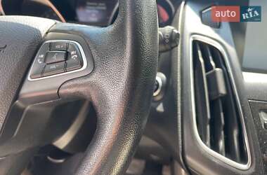 Хэтчбек Ford Focus 2015 в 