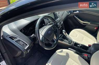 Хэтчбек Ford Focus 2015 в 