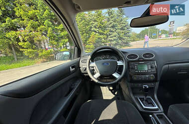 Хэтчбек Ford Focus 2006 в 