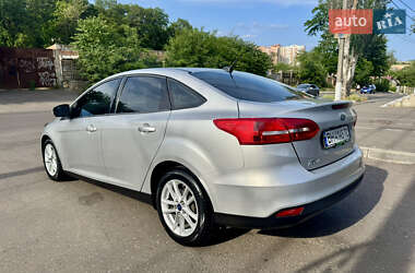 Седан Ford Focus 2015 в 