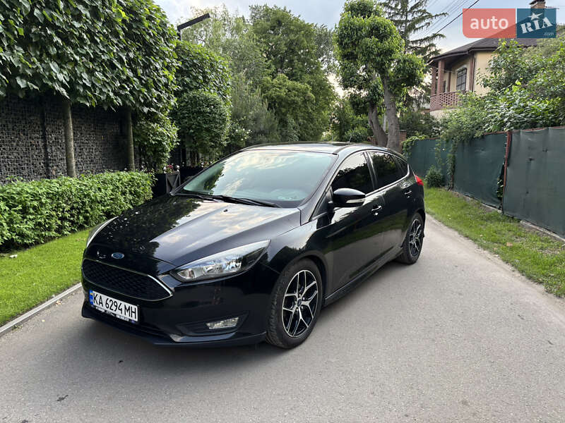 Хетчбек Ford Focus 2015 в 