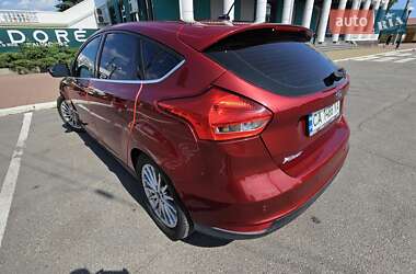 Хетчбек Ford Focus 2015 в 