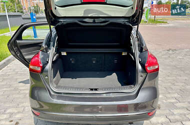 Хэтчбек Ford Focus 2015 в 