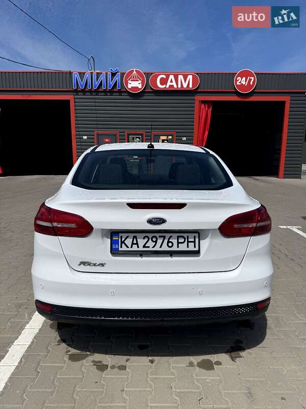 Седан Ford Focus 2017 в Киеве