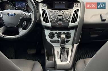 Седан Ford Focus 2011 в 
