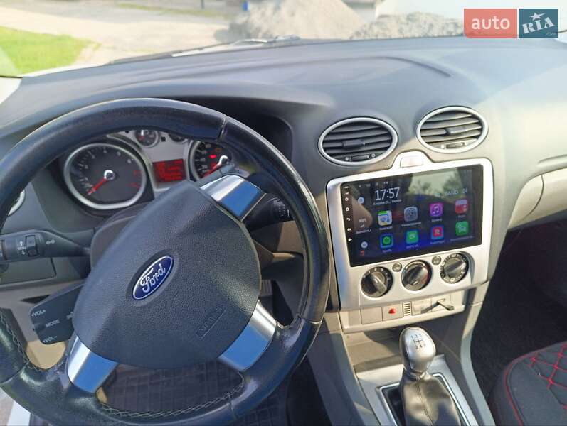 Хэтчбек Ford Focus 2009 в Деражне