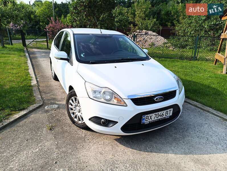 Хэтчбек Ford Focus 2009 в 