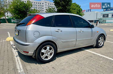 Хэтчбек Ford Focus 2002 в 