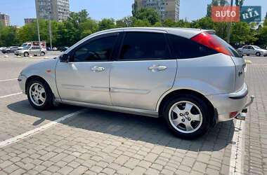 Хэтчбек Ford Focus 2002 в 