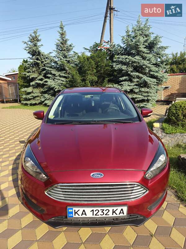 Седан Ford Focus 2015 в 