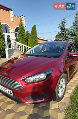Седан Ford Focus 2015 в 