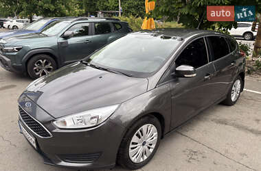 Хэтчбек Ford Focus 2015 в Киеве