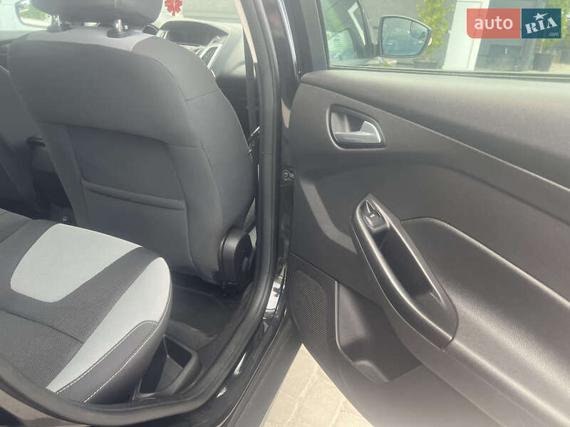 Хэтчбек Ford Focus 2014 в Нововолынске