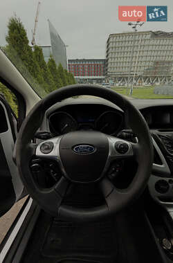 Хэтчбек Ford Focus 2013 в 