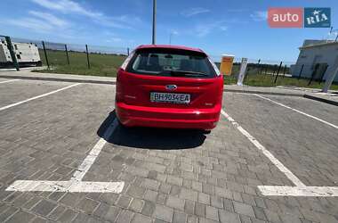 Хэтчбек Ford Focus 2011 в 