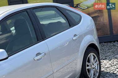 Хэтчбек Ford Focus 2007 в 