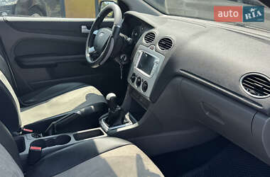 Хэтчбек Ford Focus 2007 в 