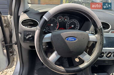 Хэтчбек Ford Focus 2007 в 