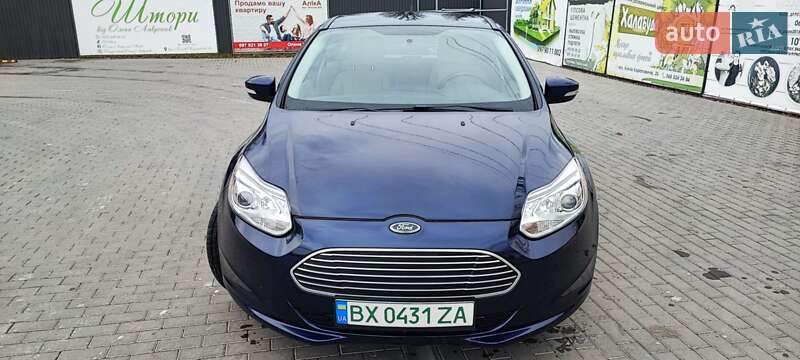 Хэтчбек Ford Focus 2016 в Каменец-Подольском