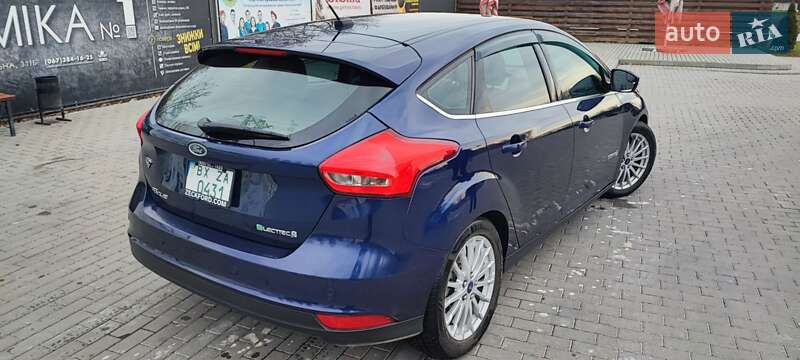 Хэтчбек Ford Focus 2016 в Каменец-Подольском