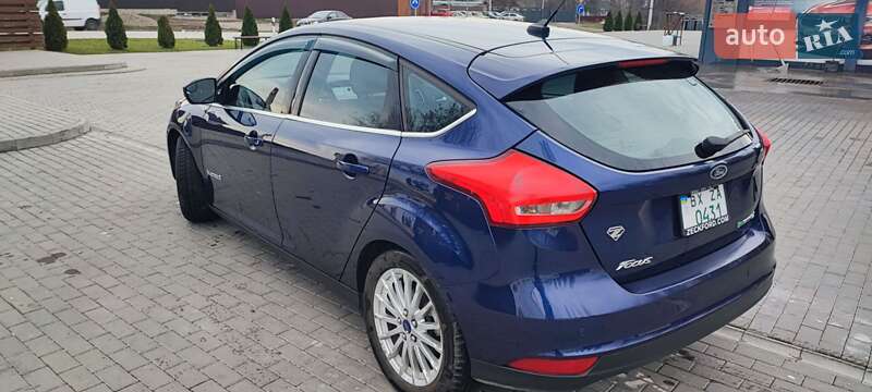 Хэтчбек Ford Focus 2016 в Каменец-Подольском