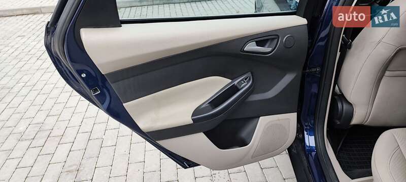 Хэтчбек Ford Focus 2016 в Каменец-Подольском