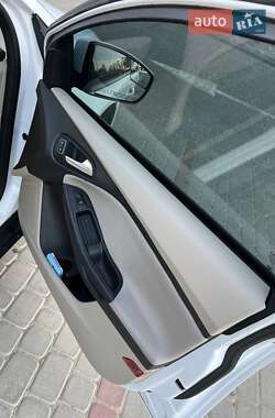 Седан Ford Focus 2017 в 