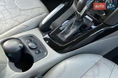 Хэтчбек Ford Focus 2012 в 
