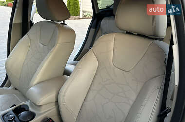Хэтчбек Ford Focus 2012 в 