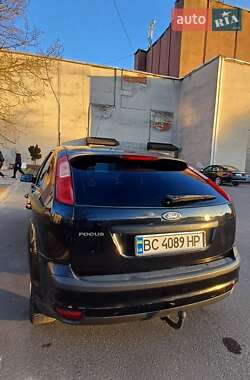 Хэтчбек Ford Focus 2006 в 