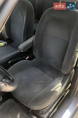 Хэтчбек Ford Focus 2003 в 