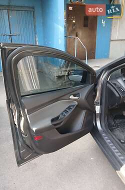 Седан Ford Focus 2014 в 