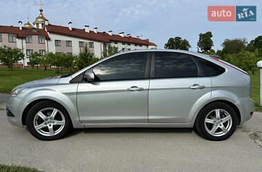 Хэтчбек Ford Focus 2010 в 