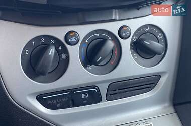 Хетчбек Ford Focus 2014 в 